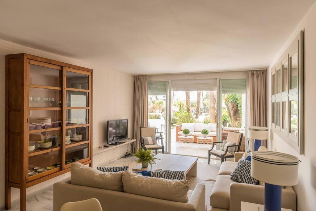 Alcazaba Beach Apartment Estepona Dış mekan fotoğraf