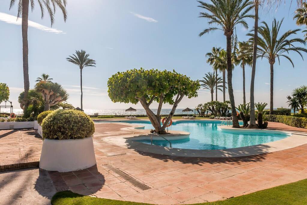 Alcazaba Beach Apartment Estepona Dış mekan fotoğraf