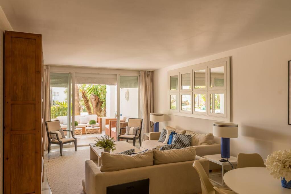 Alcazaba Beach Apartment Estepona Dış mekan fotoğraf