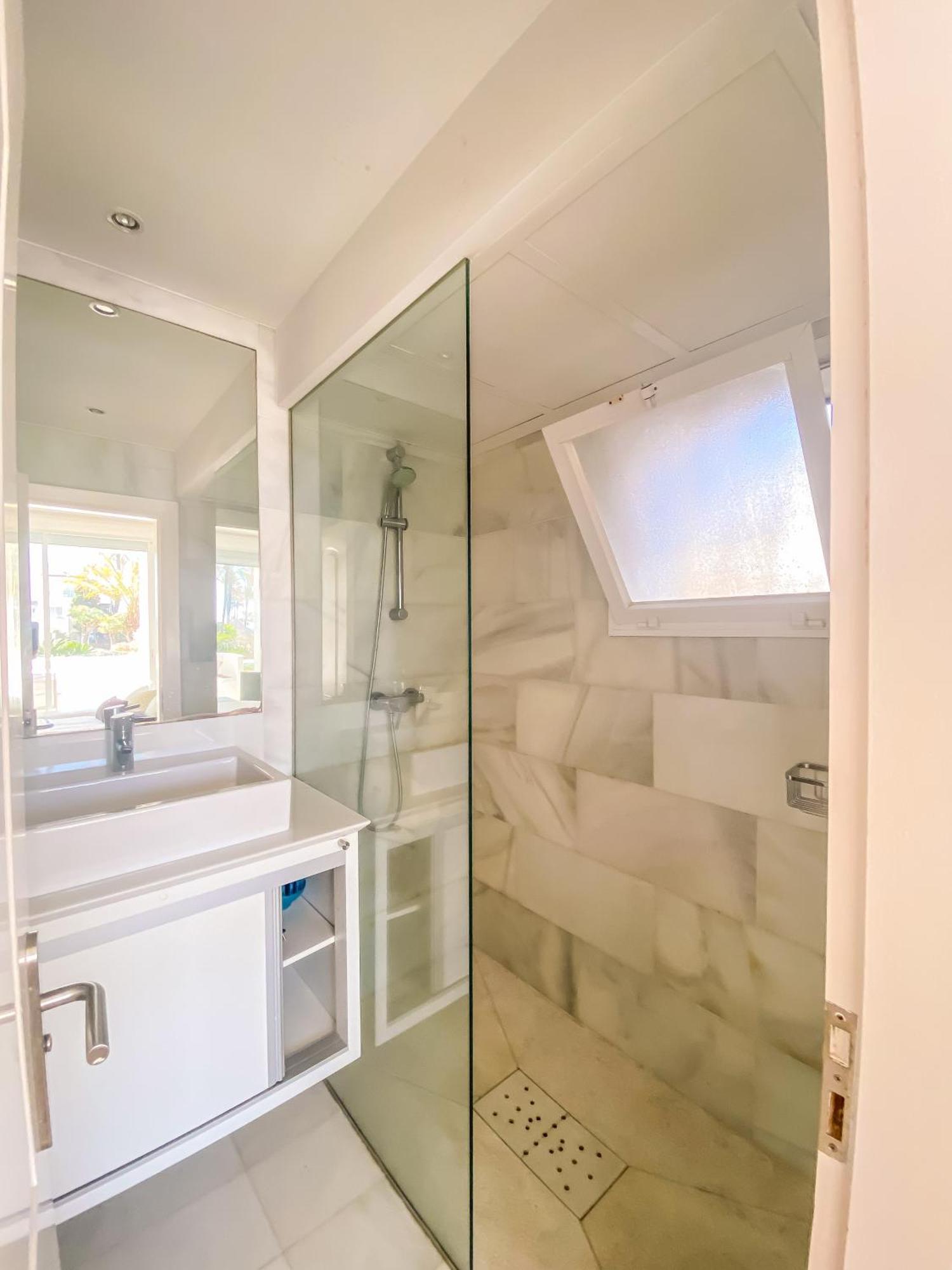Alcazaba Beach Apartment Estepona Dış mekan fotoğraf