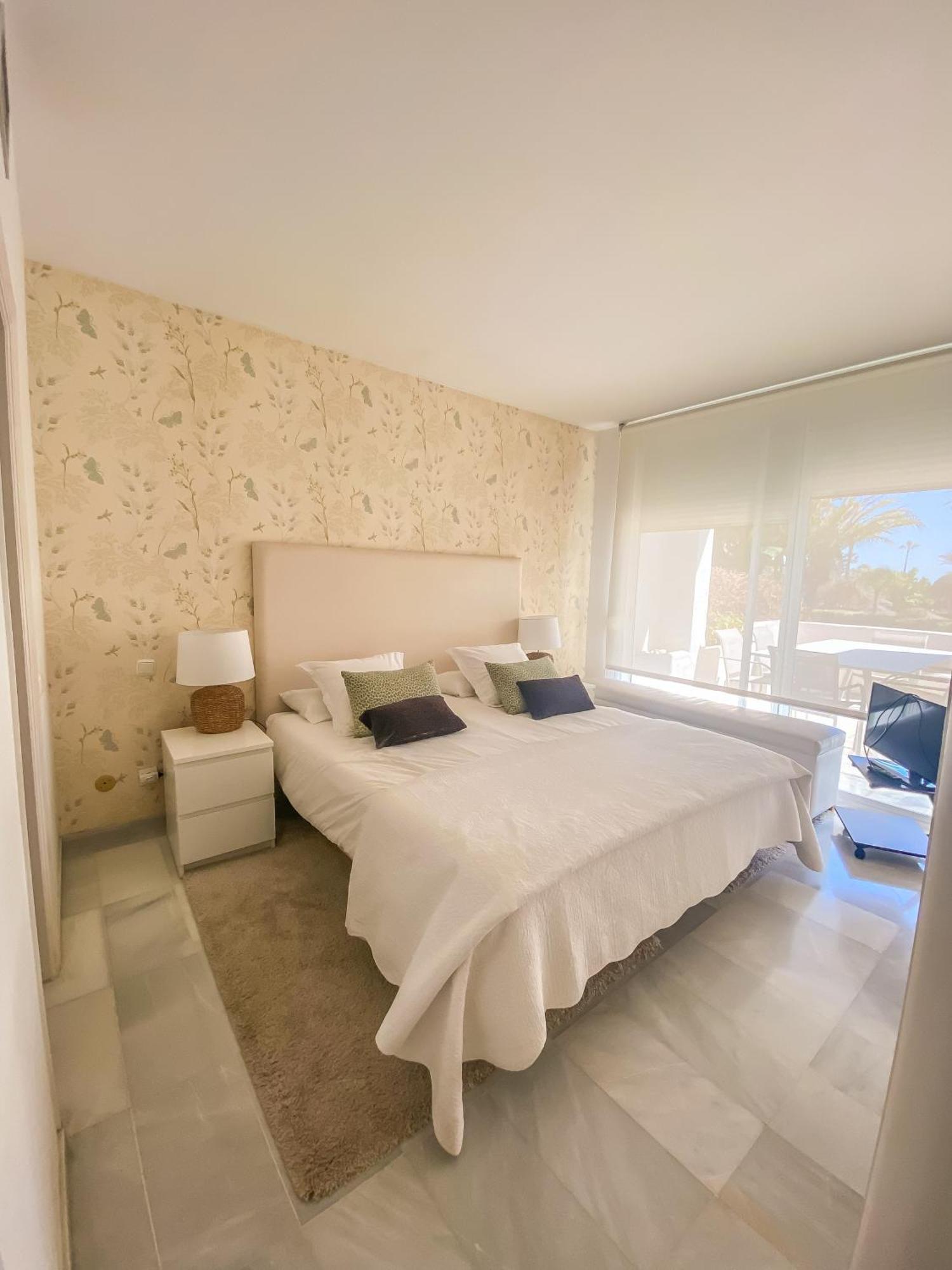 Alcazaba Beach Apartment Estepona Dış mekan fotoğraf